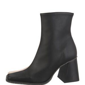 Elegant Black Ankle Boots